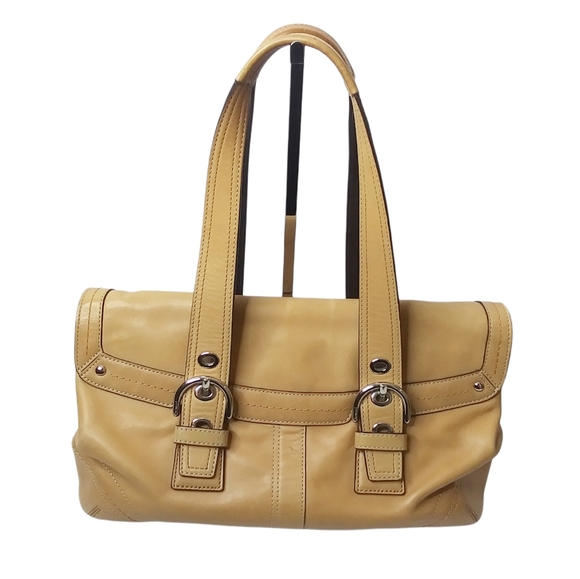 Coach Handbags - Coach Leather Soho Shoulder Bag Classic Timeless Chic Handbag Purse